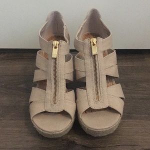 Beige heels/wedges